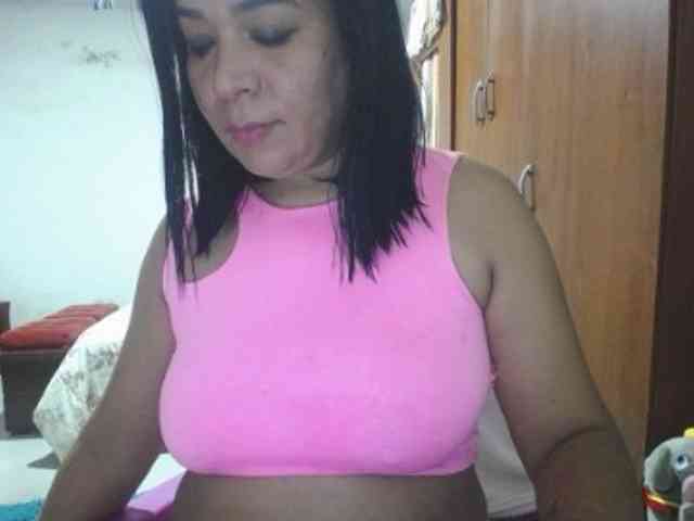 pregnantsaraxxx webcam