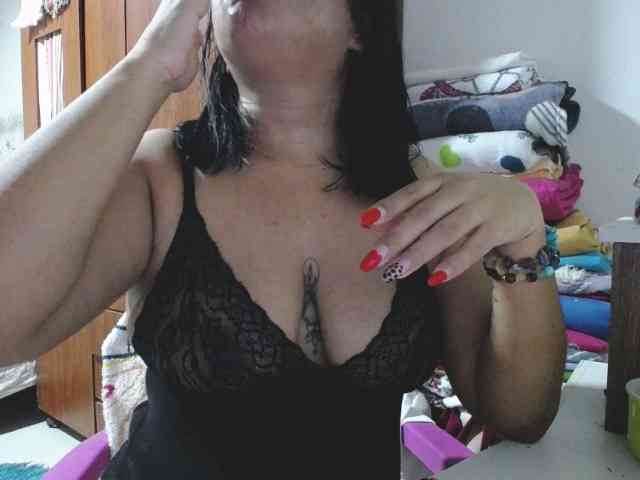 pregnantsaraxxx webcam