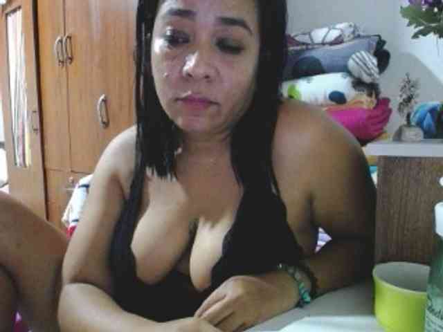 pregnantsaraxxx webcam