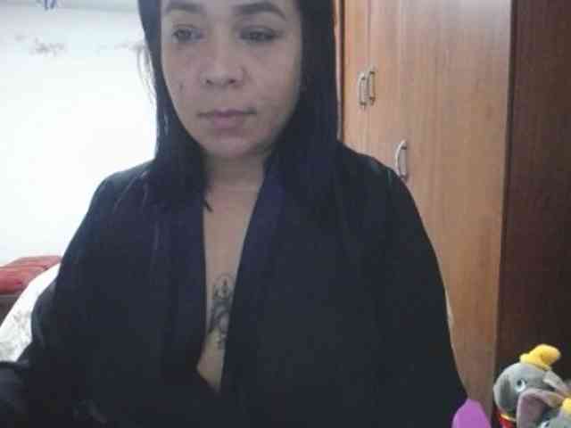 pregnantsaraxxx webcam