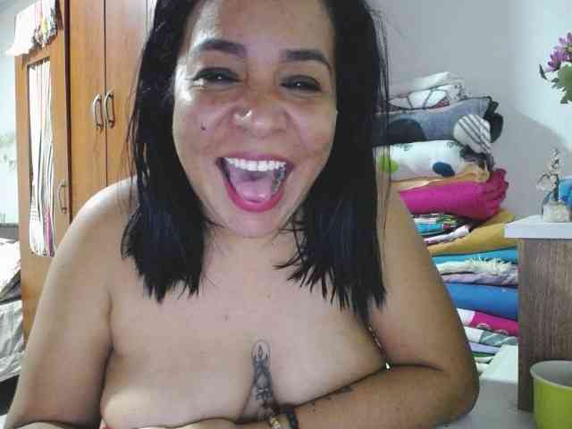pregnantsaraxxx webcam