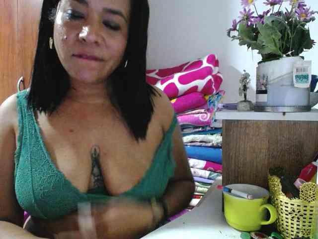 pregnantsaraxxx webcam
