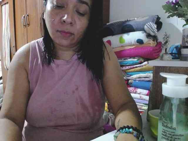 pregnantsaraxxx webcam