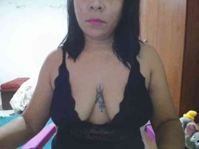 pregnantsaraxxx webcam
