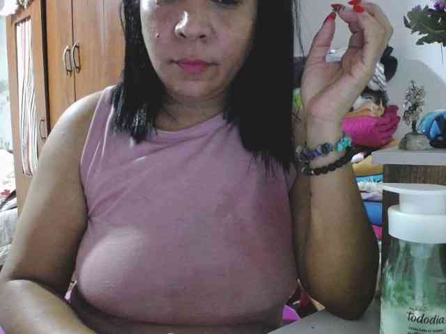 pregnantsaraxxx webcam