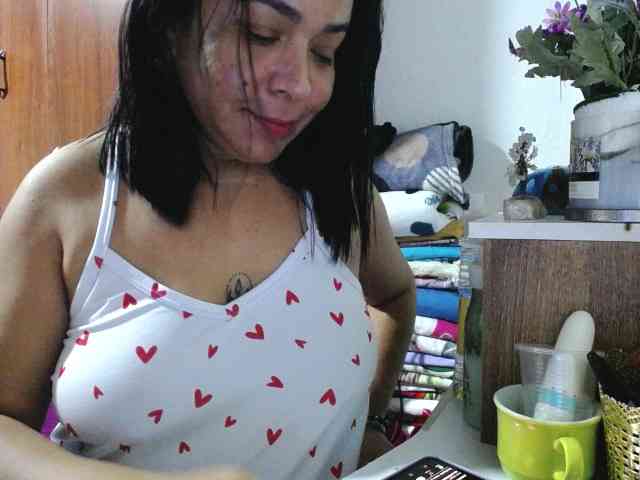 pregnantsaraxxx webcam