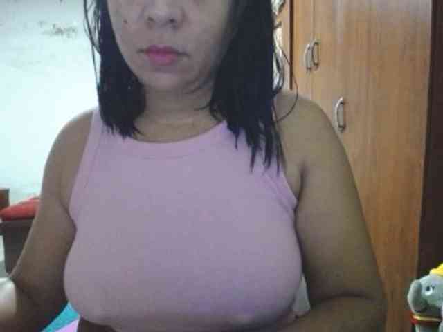 pregnantsaraxxx webcam