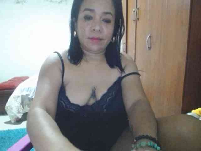 pregnantsaraxxx webcam