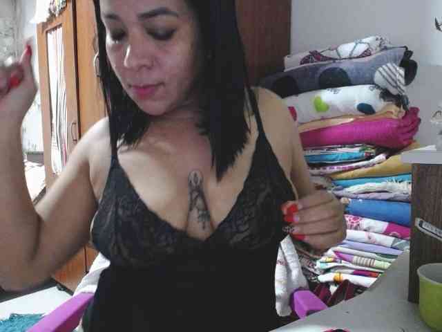 pregnantsaraxxx webcam