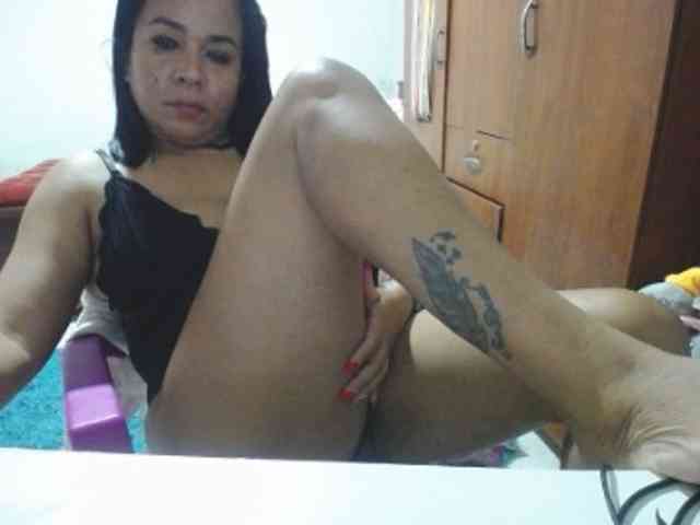 pregnantsaraxxx webcam