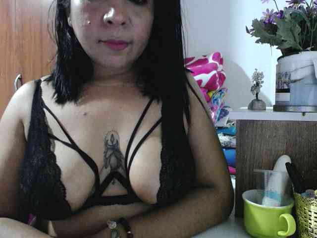pregnantsaraxxx webcam