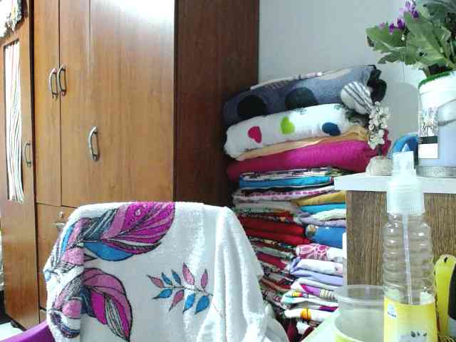 pregnantsaraxxx webcam