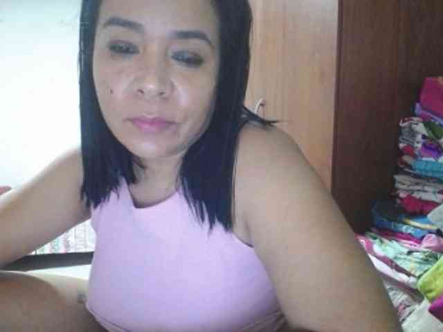 pregnantsaraxxx webcam