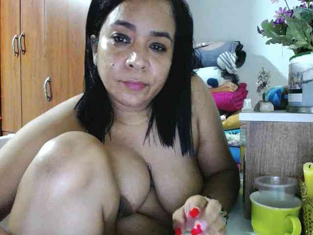pregnantsaraxxx webcam