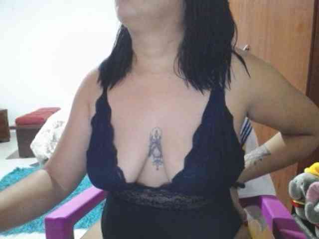 pregnantsaraxxx webcam