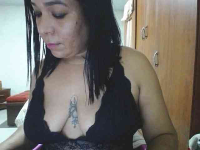 pregnantsaraxxx webcam