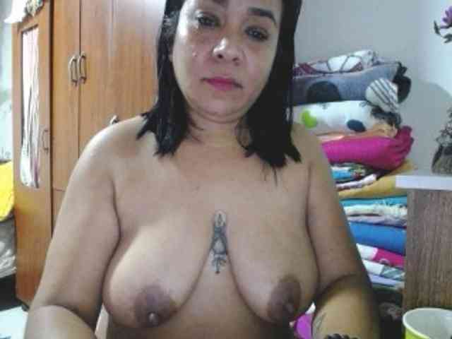 pregnantsaraxxx webcam