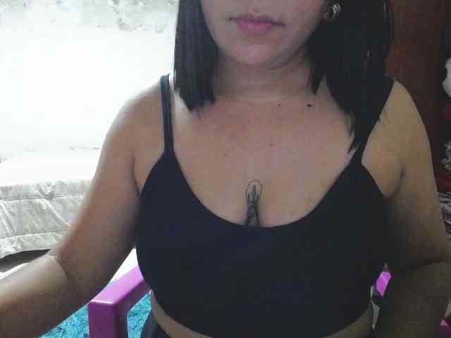 pregnantsaraxxx webcam
