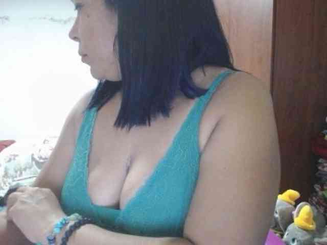 pregnantsaraxxx webcam