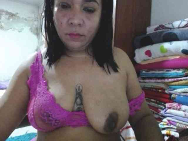 pregnantsaraxxx webcam