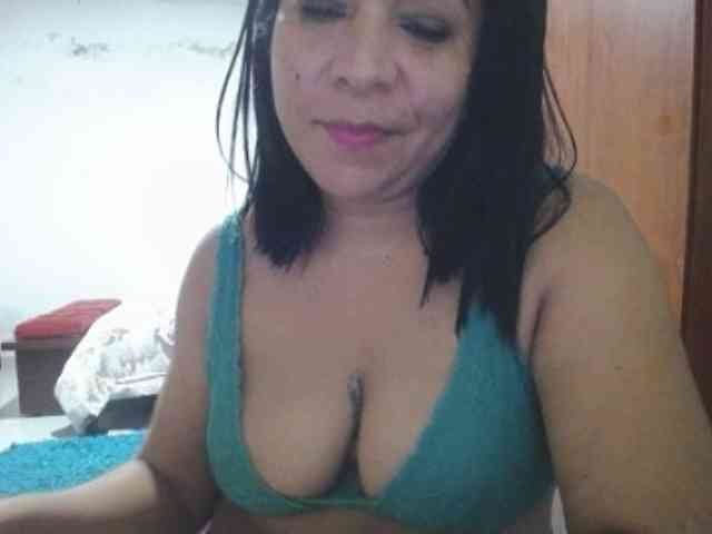 pregnantsaraxxx webcam