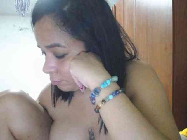 pregnantsaraxxx webcam