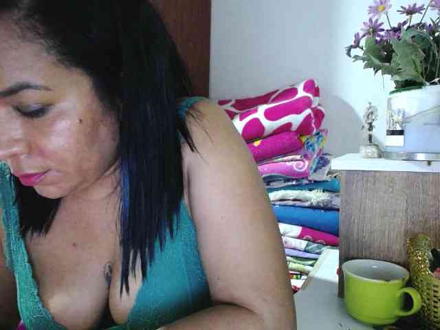 pregnantsaraxxx webcam