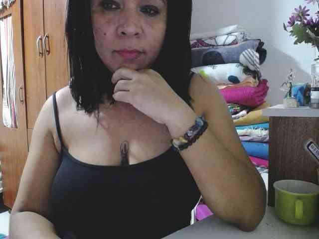 pregnantsaraxxx webcam