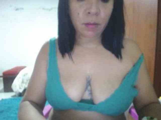 pregnantsaraxxx webcam