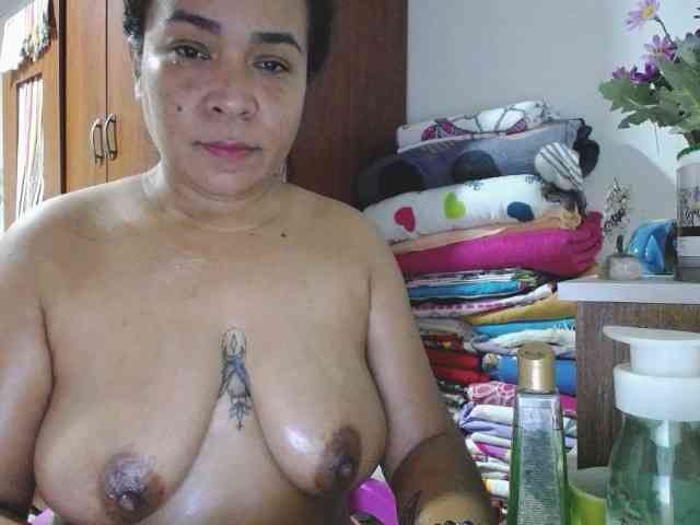 pregnantsaraxxx webcam