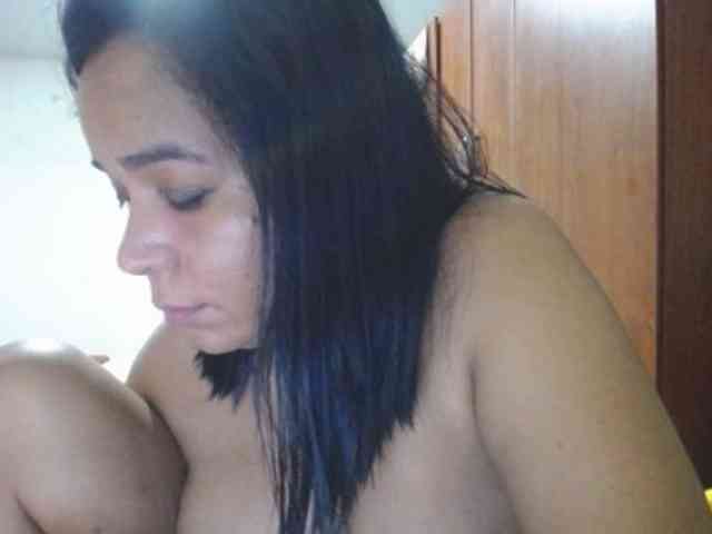 pregnantsaraxxx webcam