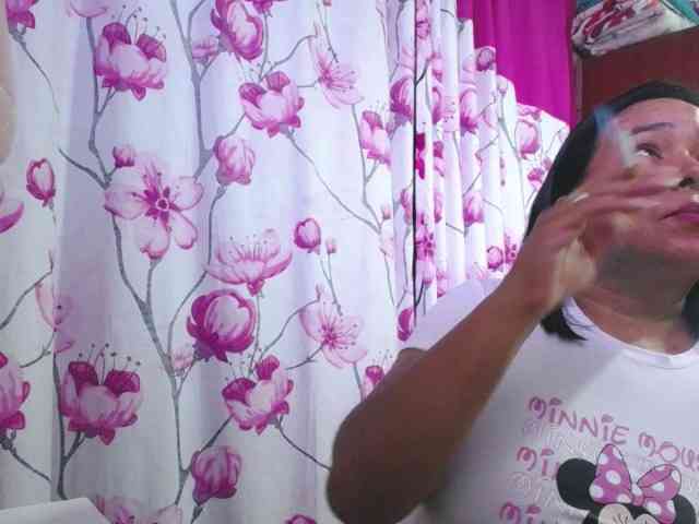 pregnantsaraxxx webcam