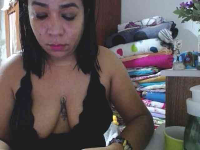 pregnantsaraxxx webcam