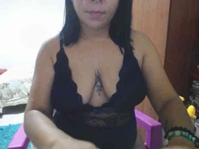 pregnantsaraxxx webcam