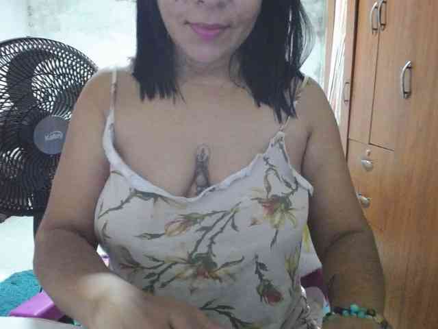 pregnantsaraxxx webcam