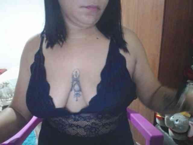 pregnantsaraxxx webcam
