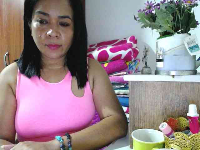pregnantsaraxxx webcam