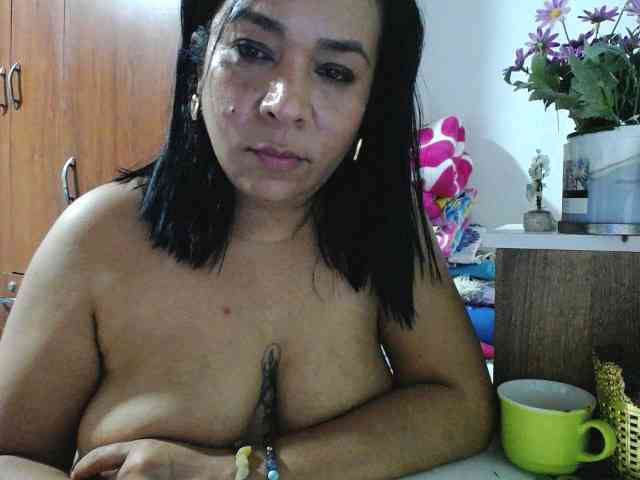 pregnantsaraxxx webcam