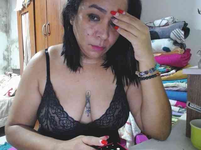 pregnantsaraxxx webcam