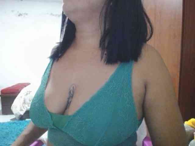 pregnantsaraxxx webcam