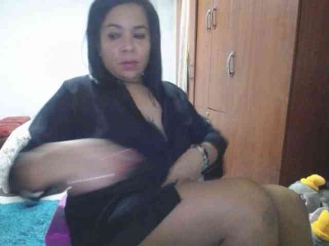 pregnantsaraxxx webcam