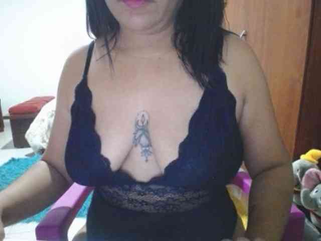 pregnantsaraxxx webcam
