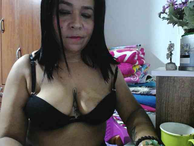 pregnantsaraxxx webcam