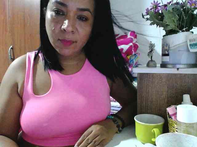 pregnantsaraxxx webcam