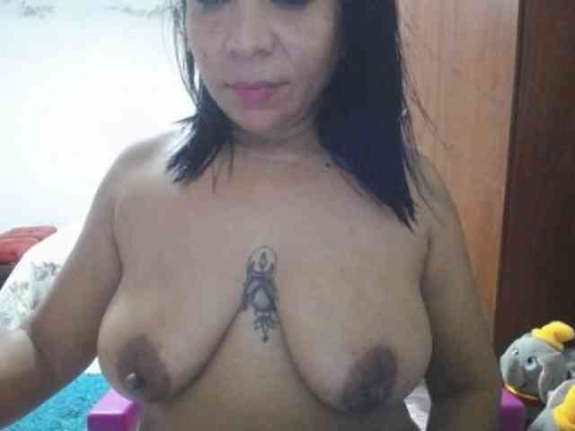 pregnantsaraxxx webcam