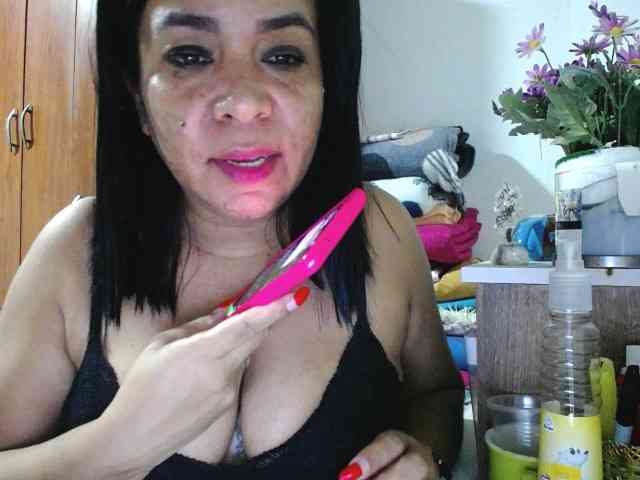 pregnantsaraxxx webcam