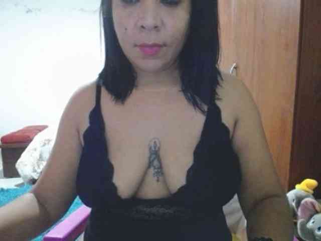 pregnantsaraxxx webcam