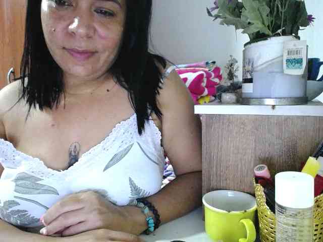 pregnantsaraxxx webcam