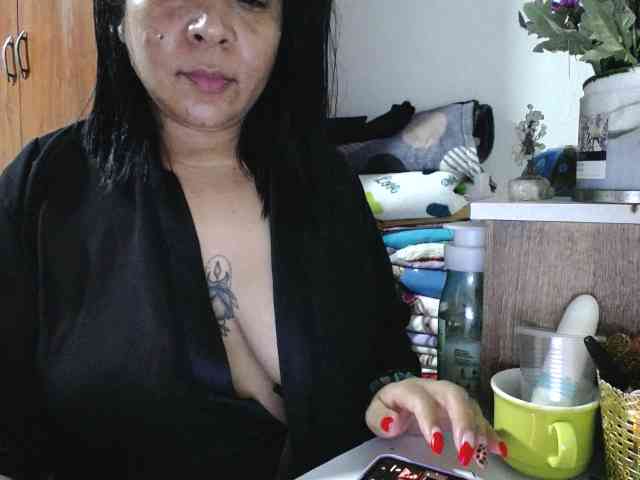 pregnantsaraxxx webcam