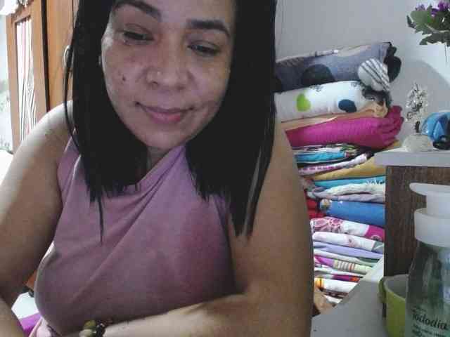 pregnantsaraxxx webcam